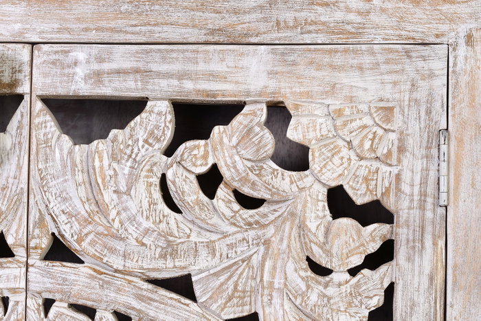 GINER Y COLOMER Vitrine en bois de manguier sculpté blanc vieilli et gris
